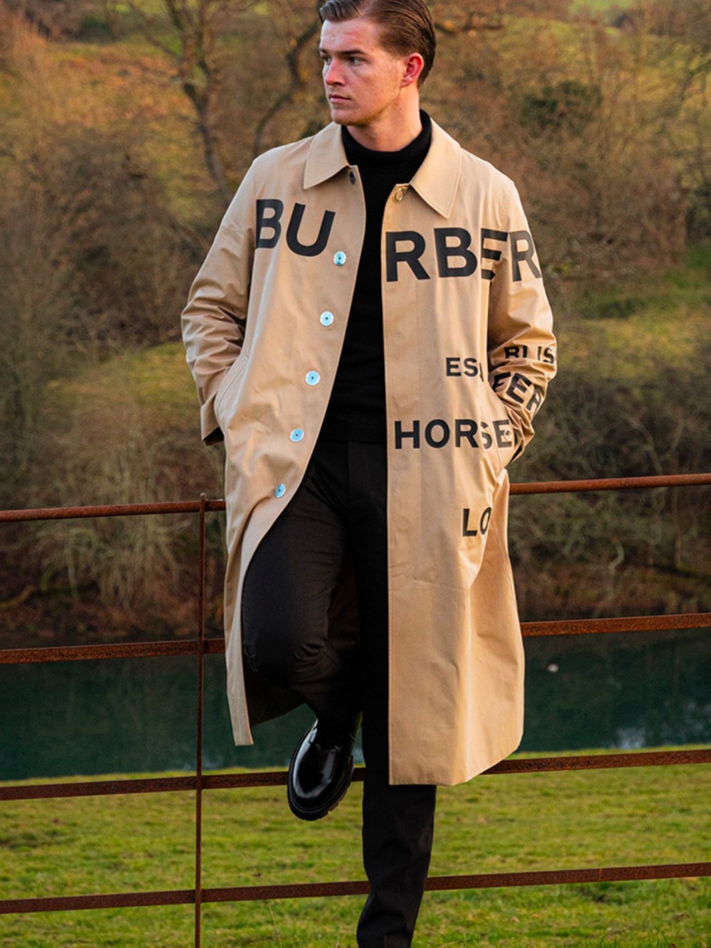 Unisex Burberry Beige Logo Trench Coat